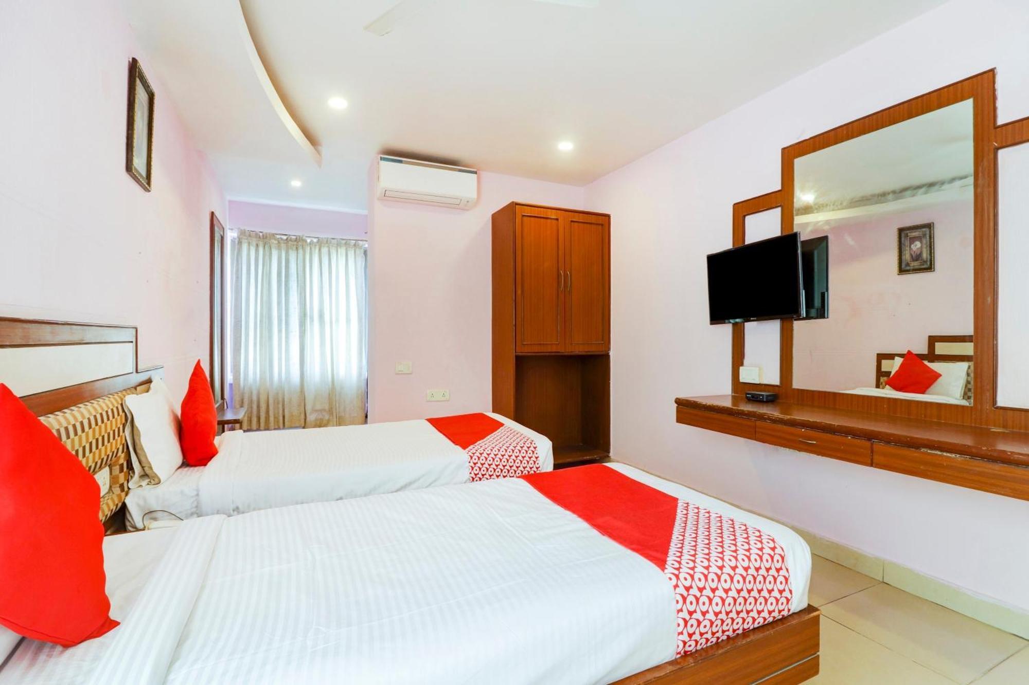 Super Collection O 77115 Vaishnavi Palace Hyderabad Exterior photo